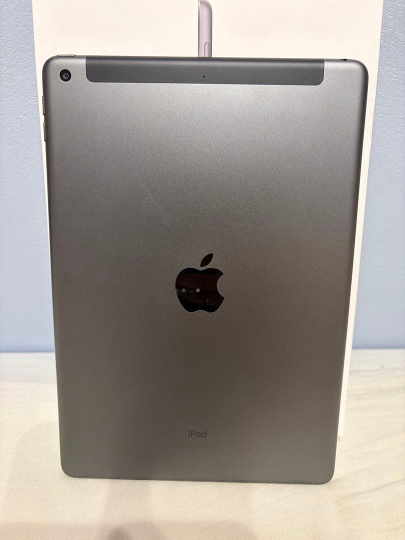 iPad 10.2インチ 第9世代 Wi-Fi+Cellular 64GB
