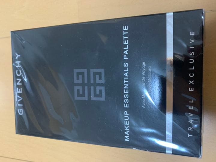 メイク道具・化粧小物 Givenchy makeup essentials palette
