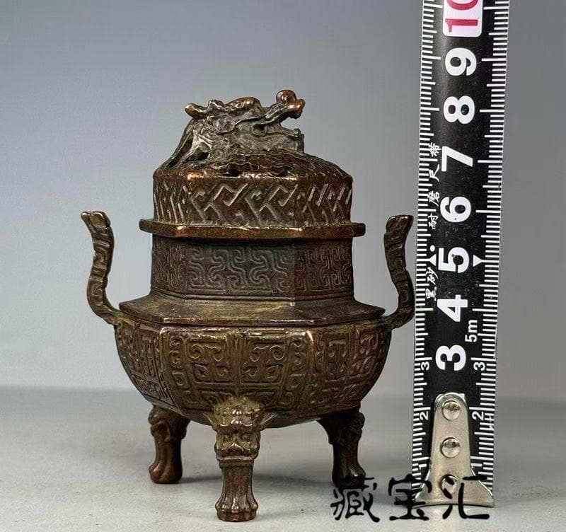 金属製龍彫刻香炉