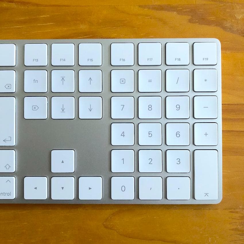 使用少｜APPLE｜MAGIC KEYBOARD｜JIS｜テンキー｜純正｜正規品