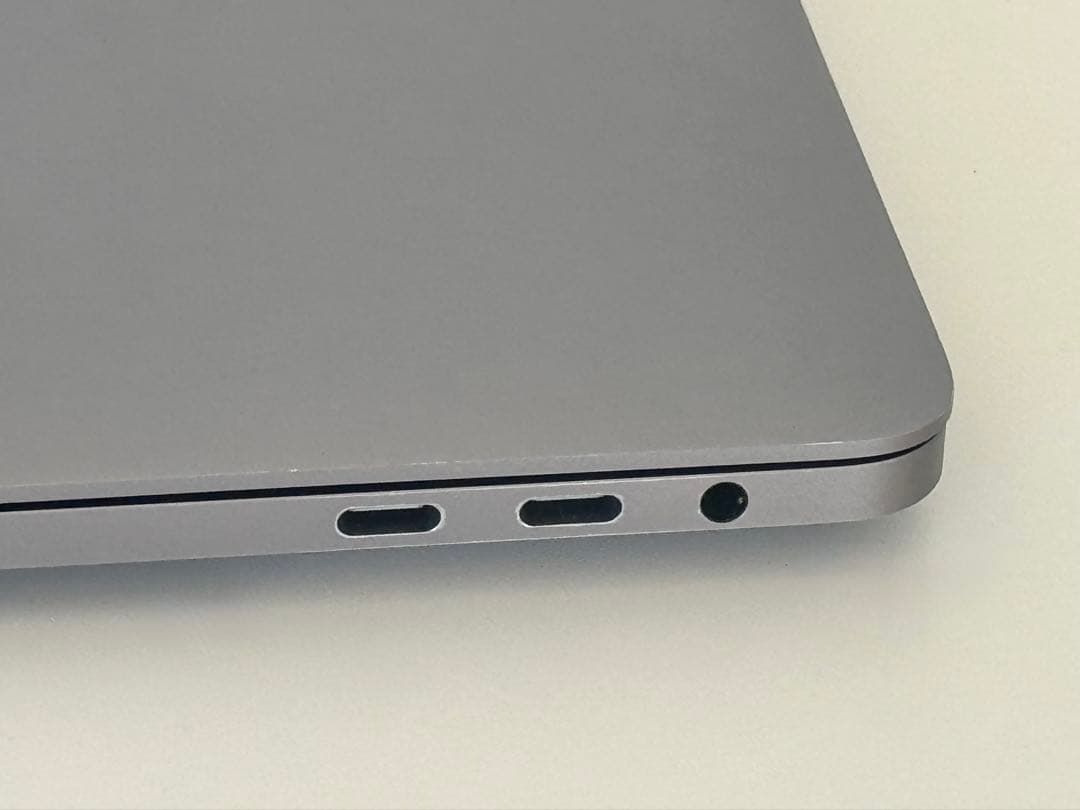 MacBook Pro 2018 15インチ i9 メモリ32GB A1990