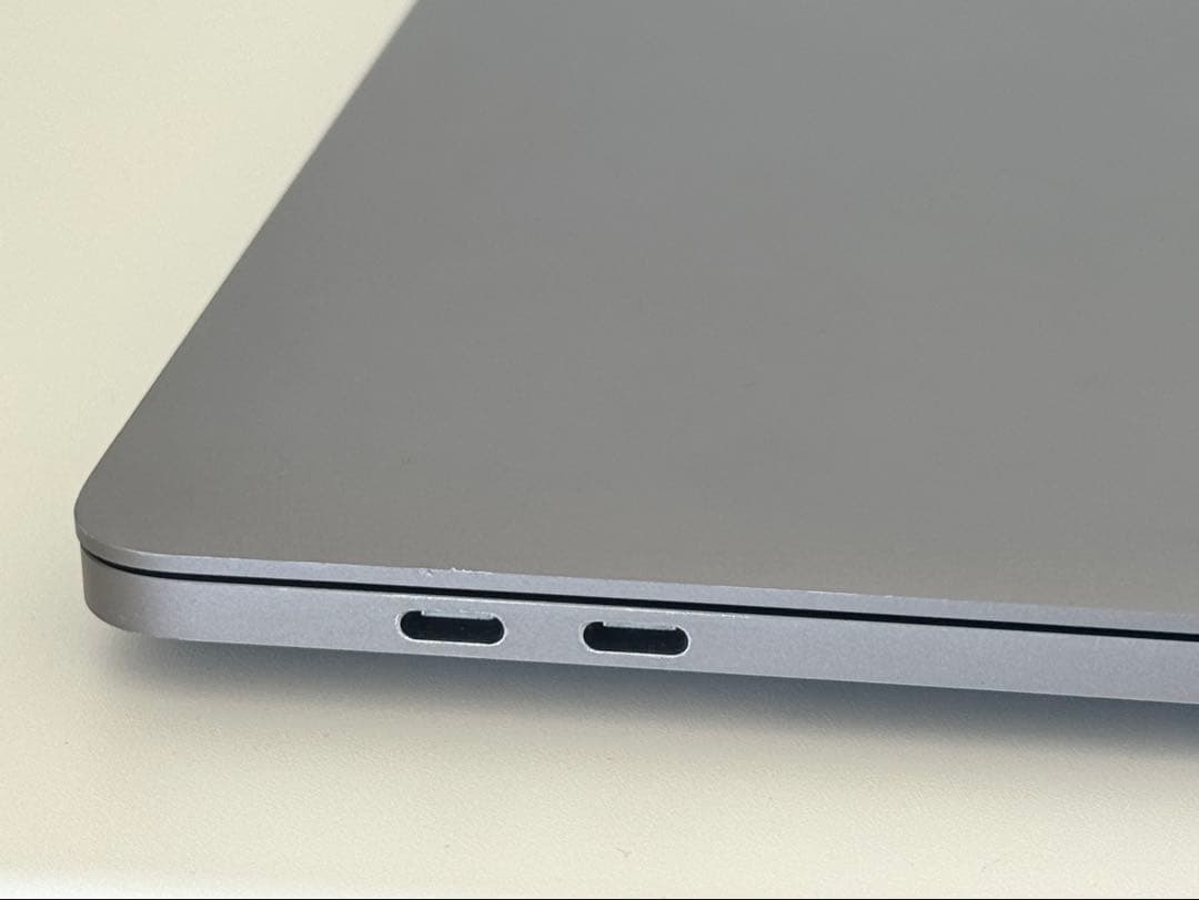 MacBook Pro 2018 15インチ i9 メモリ32GB A1990