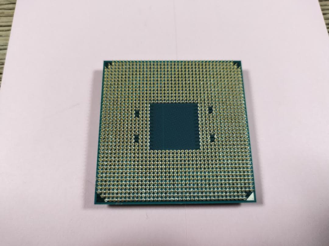 AMD Ryzen 7 3700X CPU 本体