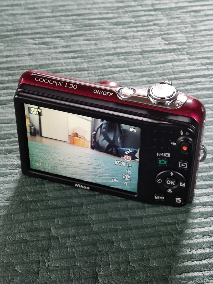 Nikon COOLPIX L30 レッド コンパクトデジタルカメラ