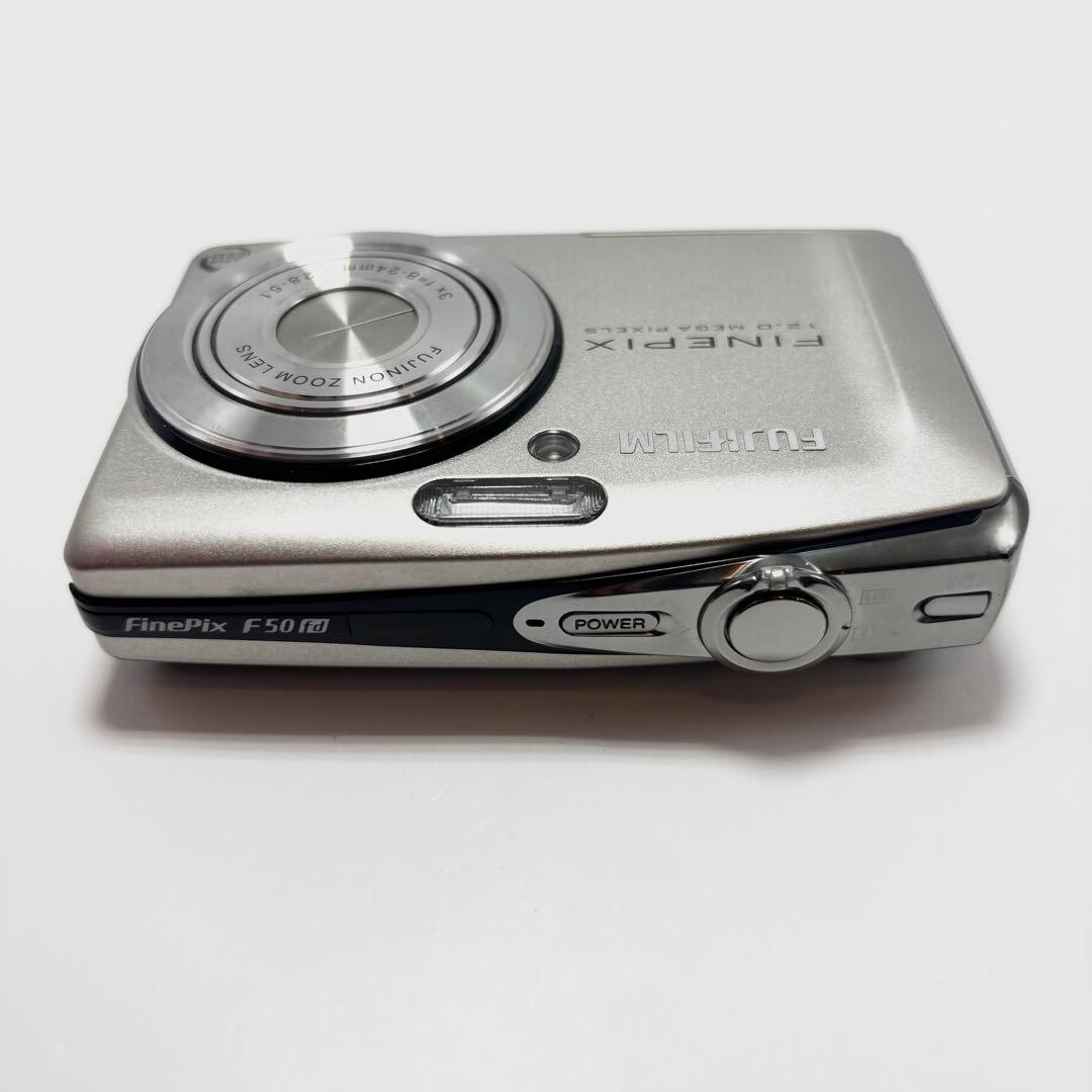【美品】FUJIFILM FinePix F50fd シルバー デジタルカメラ