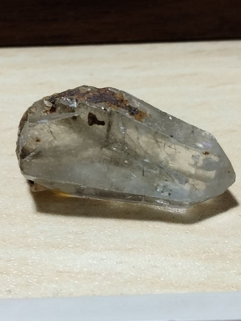 国産鉱物　山梨県　塩山竹森山　天然水晶　　トルマリン入り水晶　 番号1014