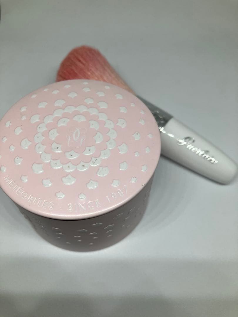 【GUERLAIN】ゲラメテオリット ビーユ　キャンドルパウダー　ブラシ付き