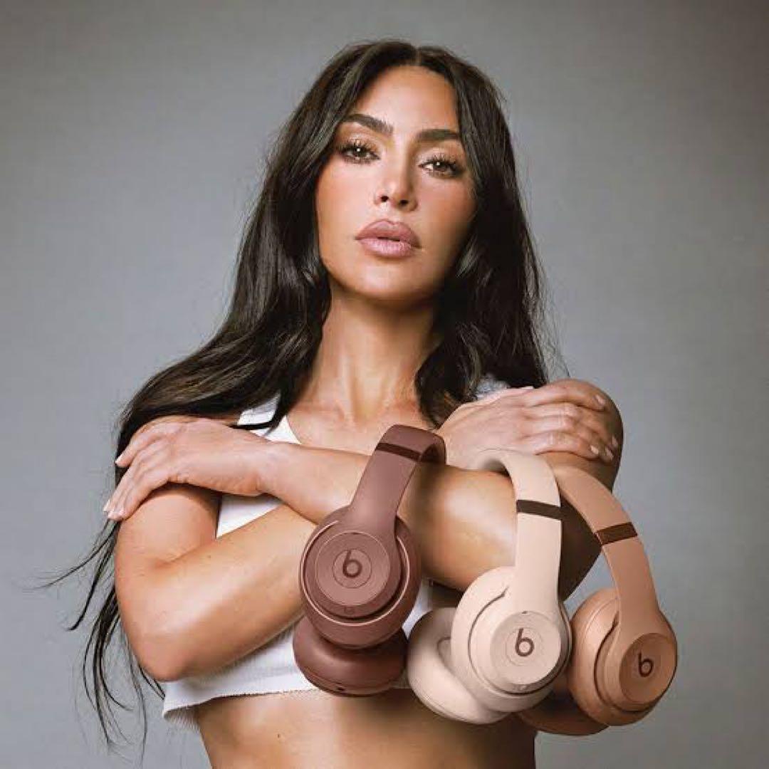 Beats Studio Pro Kim コラボ