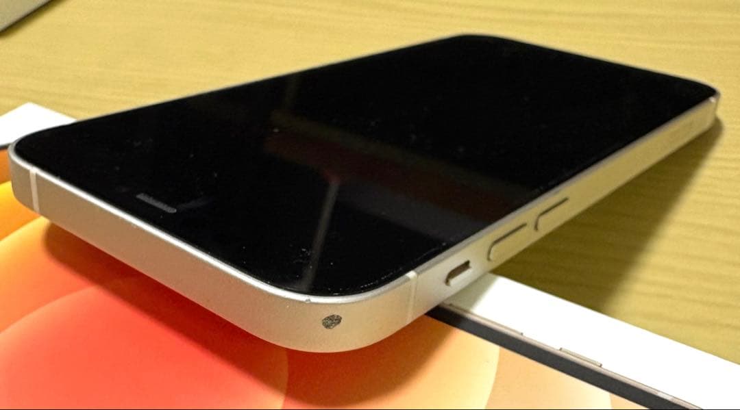 Apple iPhone 12 本体　ホワイト　64GB 美品　バッテリー75%