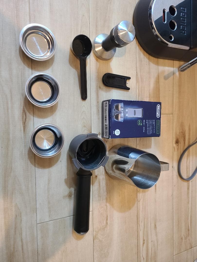 DeLonghi デロンギ デディカ アルテEC885J-GY