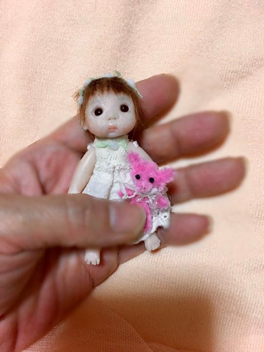 ミニサイズの女の子 身長約8センチ ◇