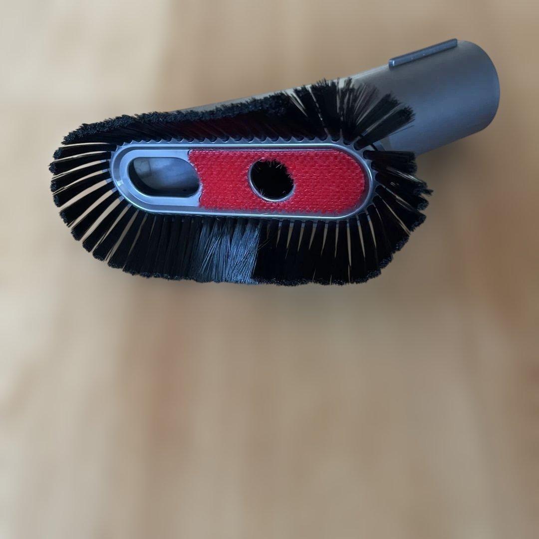 [ジャンク品]Dyson V8fluffy+ 充電器・ノズル付き