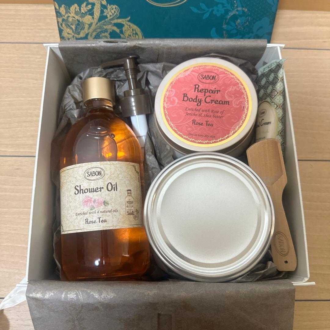 SABON ギフトボックス シャワーオイル・ボディクリーム・ボディスクラブ