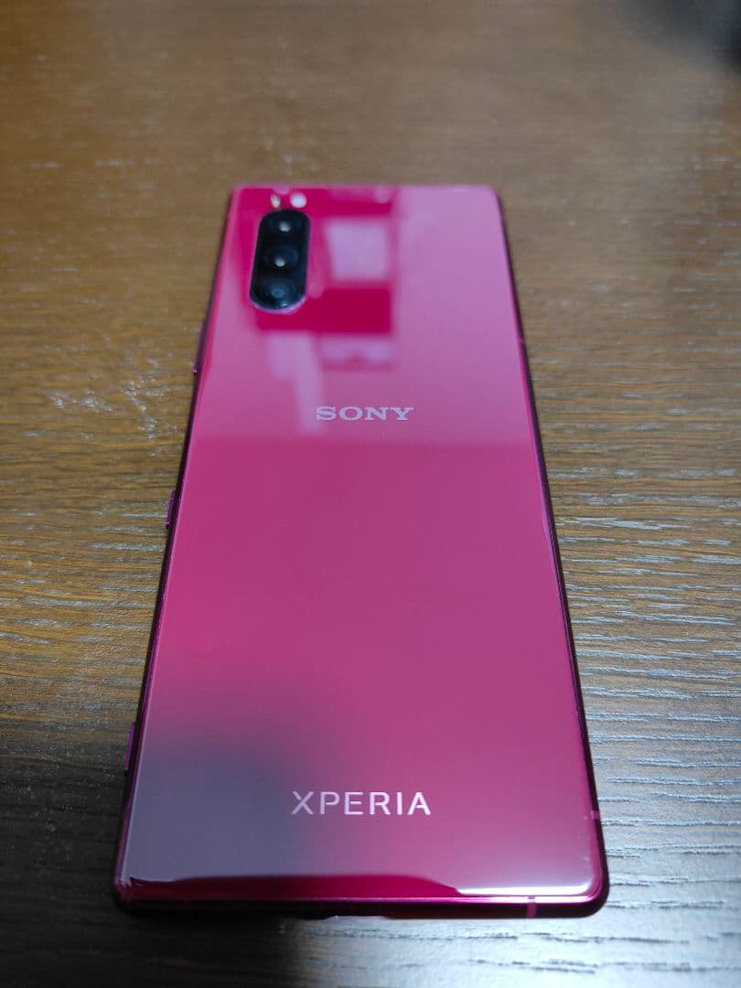 Sony Xperia 　SO-01レッド