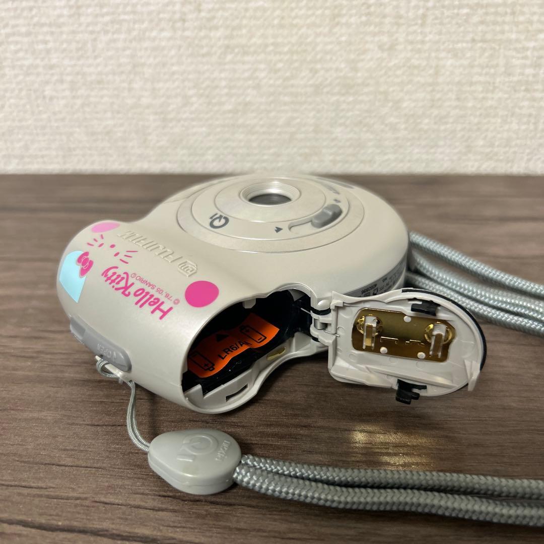 【美品】FUJIFILM Hello Kitty Q1 デジタルカメラ