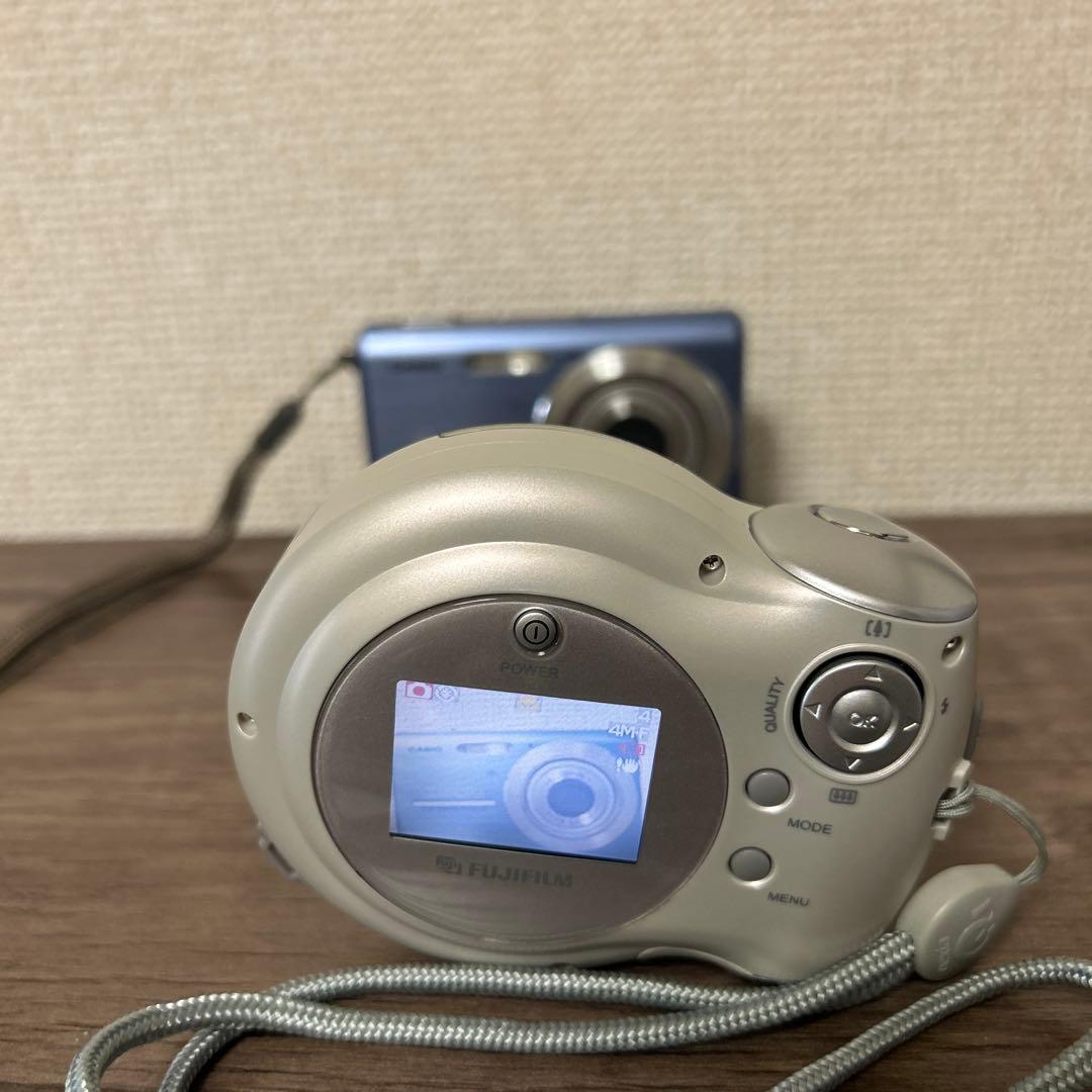 【美品】FUJIFILM Hello Kitty Q1 デジタルカメラ