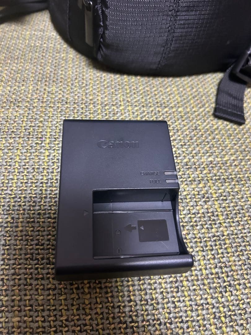 [訳あり]キャノン canon eoskiss x9 ダブルズームレンズキット