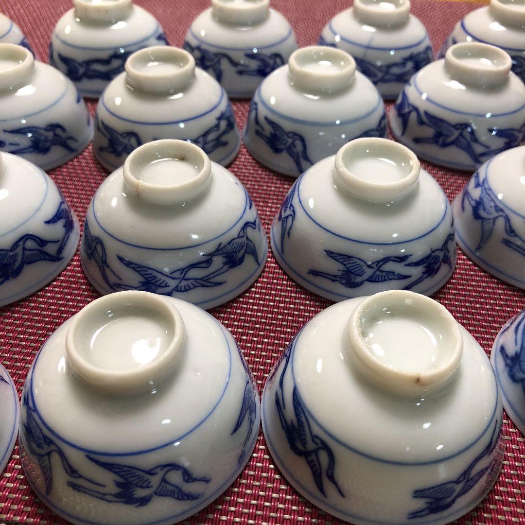 鶴の柄のお猪口と収納できる陶器の入れ物　重箱