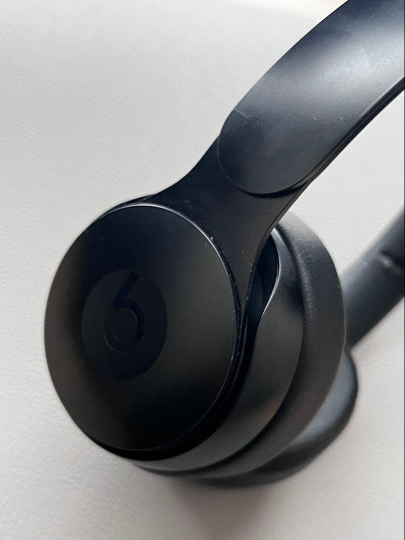 Beats Solo Pro ワイヤレスノイズキャンセリングヘッドホン ブラック