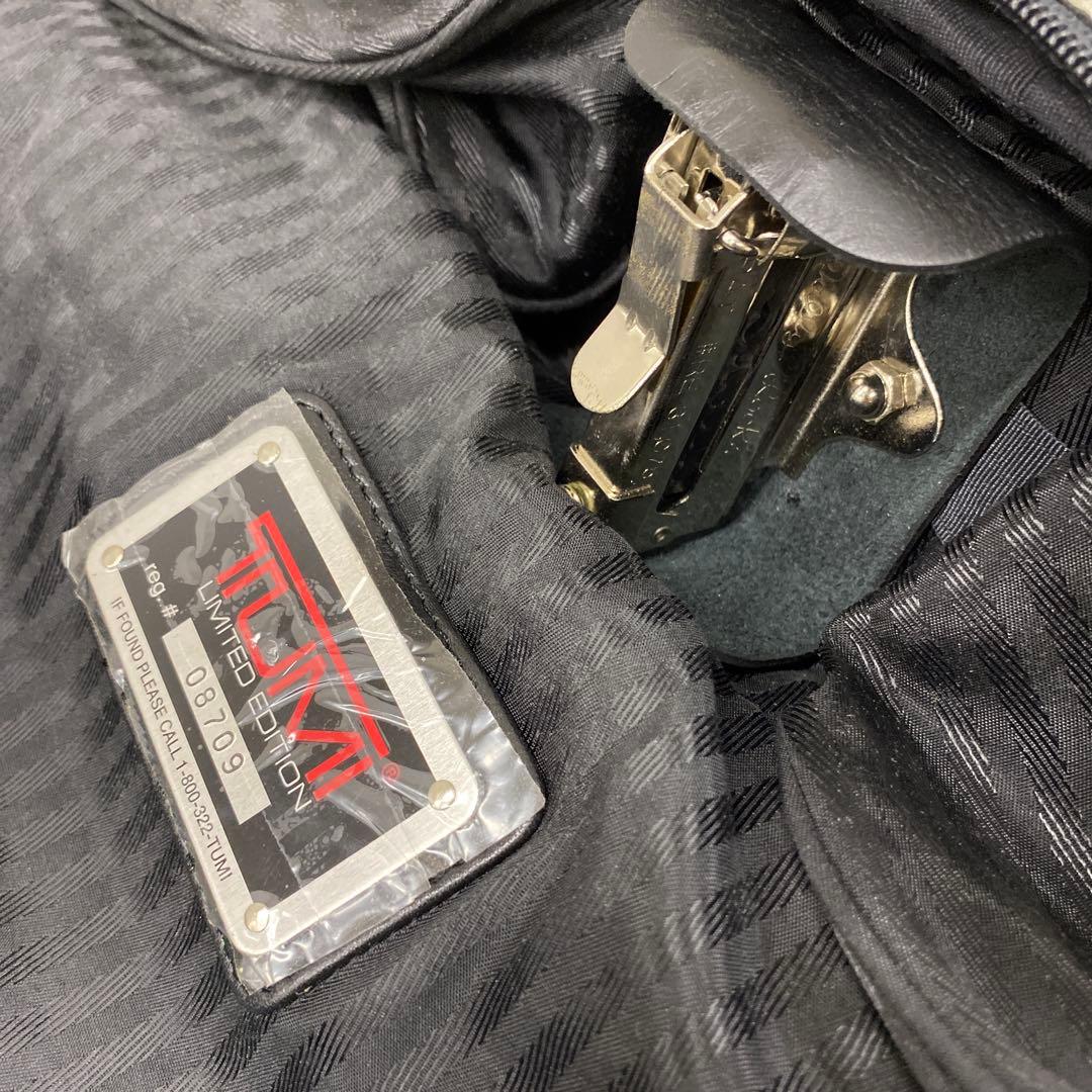 ③N985＊ TUMI ガーメントバッグ ブラック 大容量
