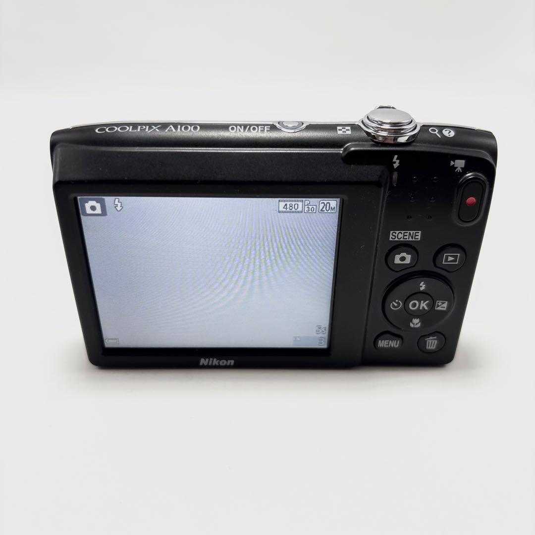 【極美品】Nikon COOLPIX A100 シルバー デジタルカメラ