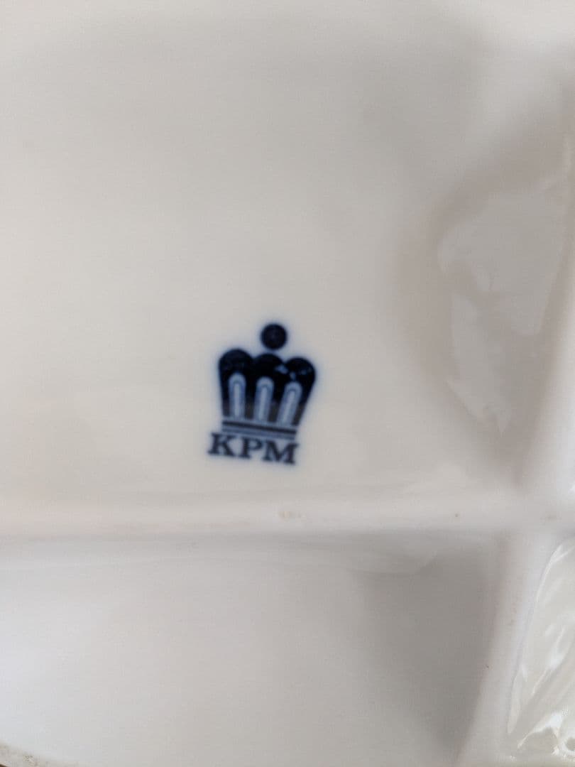 KPMベルリン 磁器フィギュリン トランプ 貴族 王冠マーク