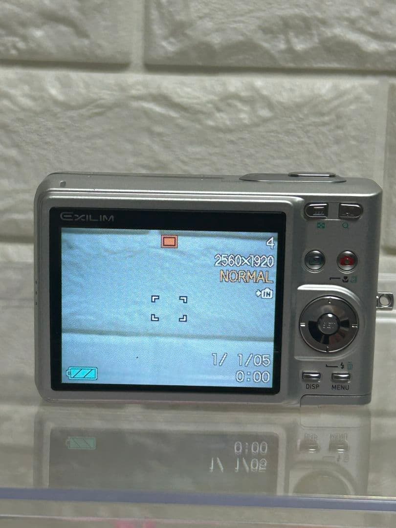 CASIO EXILIM ZOOM EX-Z57　シルバー デジカメ　カシオ