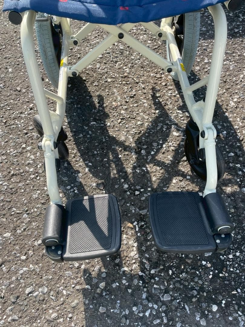 A◆カワムラサイクル　コンパクト　車椅子　ノーパンクタイヤ　旅ぐるま　KA6