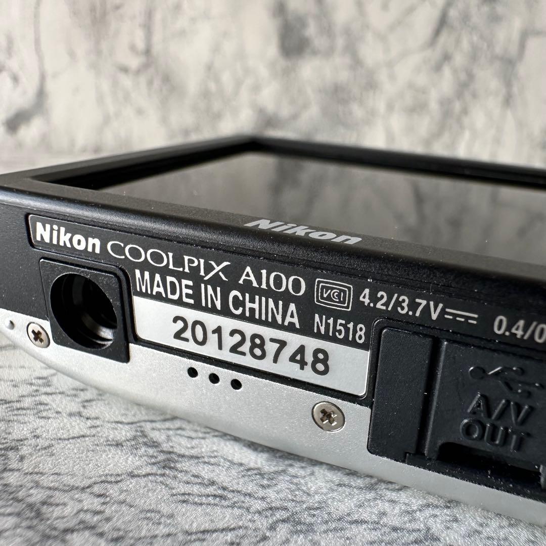 美品 Nikon COOLPIX A100 シルバー コンパクトデジタルカメラ