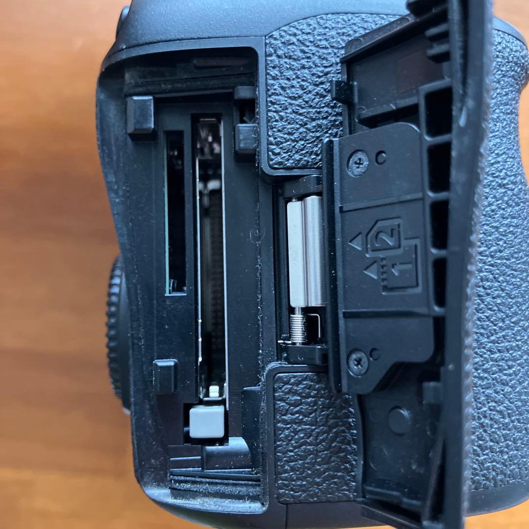 Canon EOS 5D Mark IV 本体　+ バッテリーグリップセット