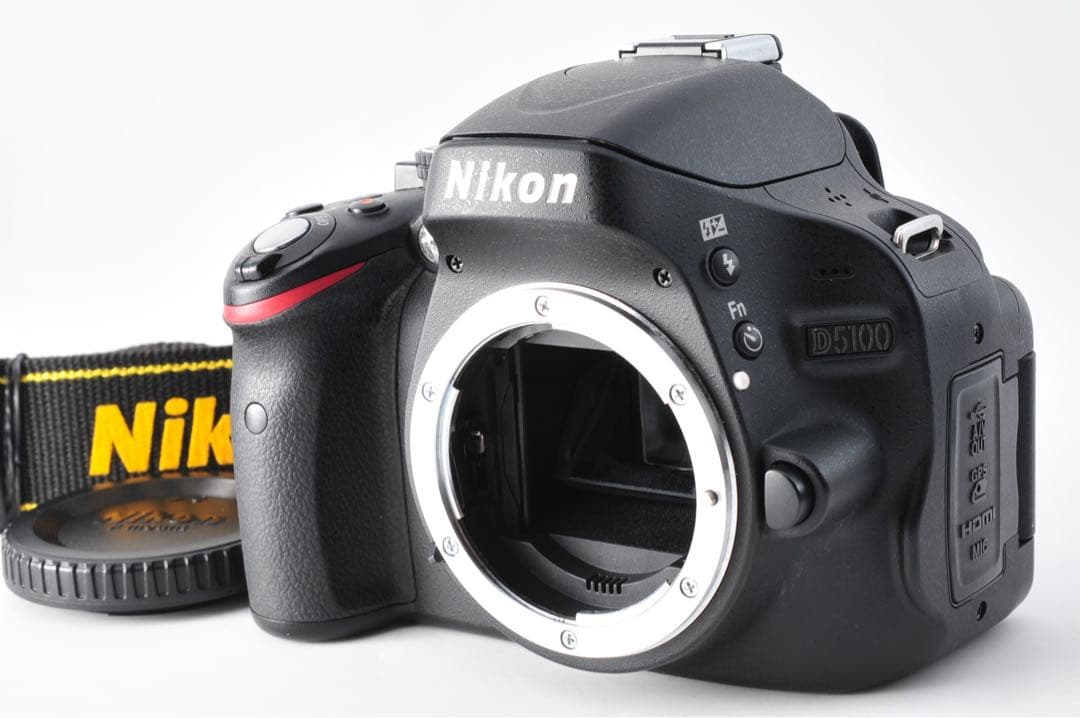 ■ 美品 ■ Nikon D5100 ダブルズームキット 《 S数3038回 》