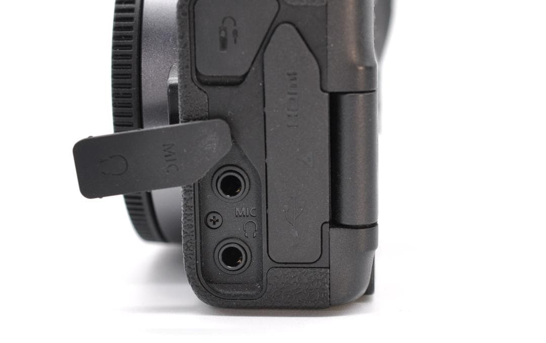 Canon EOS RP ミラーレスカメラ 本体 64GbSDXCカード付き