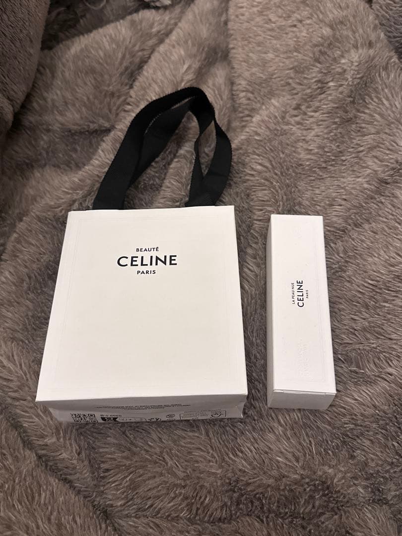 【新品.未使用】CELINE クリーム 30ml 専用袋付き