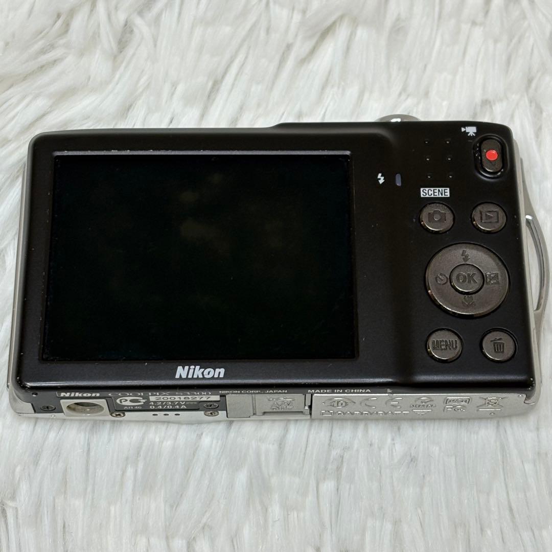 Nikon COOLPIX S3300 シルバー　コンデジ　動作品