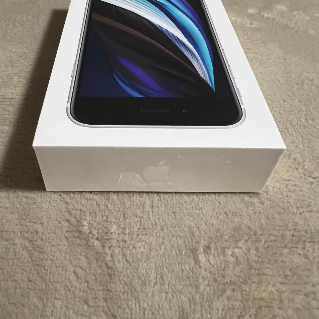 iPhoneSE2 64GB ＊未使用＊