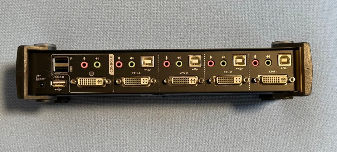 ATEN CS1784A 4ポート DVI KVMスイッチ