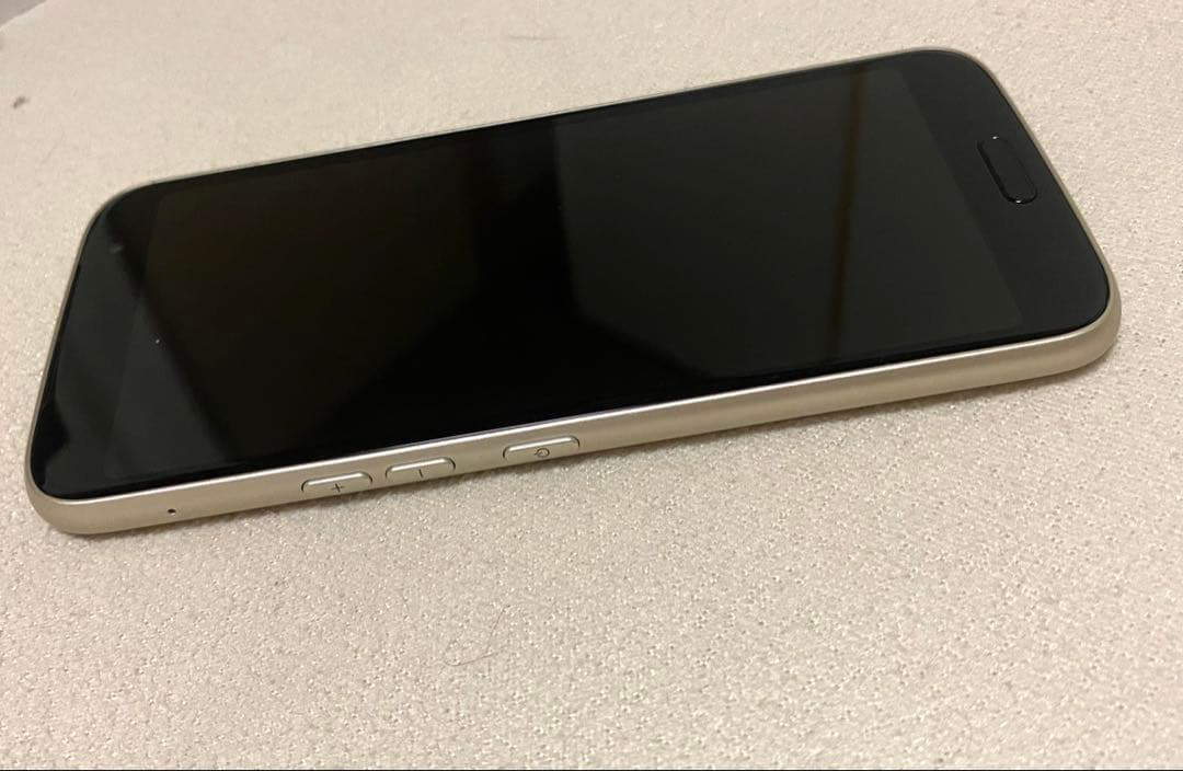 らくらくスマートフォン F53E ケース付き