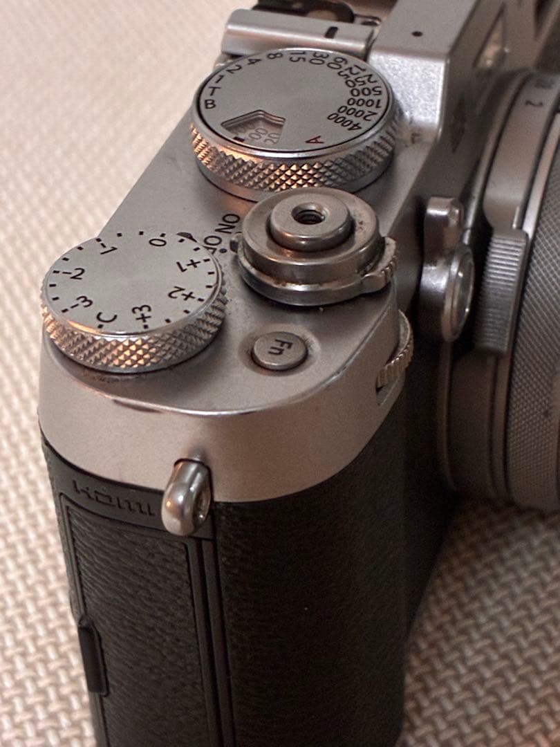 FUJIFILM X100F シルバー｜元箱・｜純正ストラップ　充電器