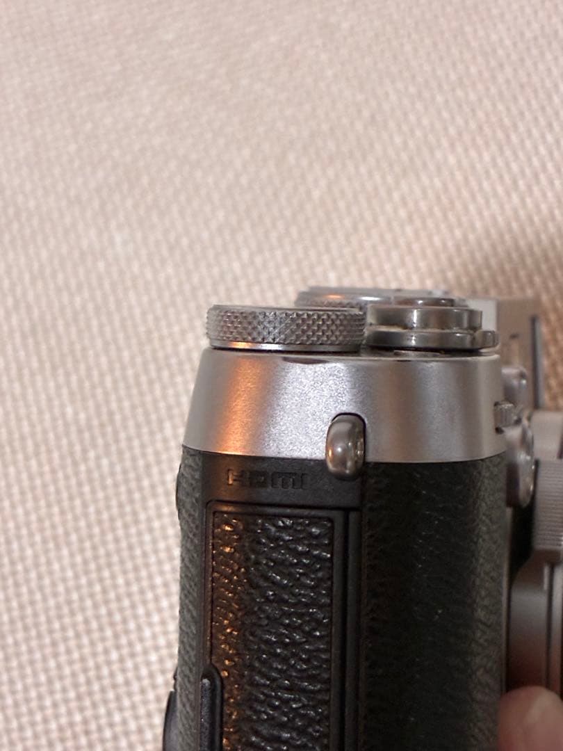 FUJIFILM X100F シルバー｜元箱・｜純正ストラップ　充電器