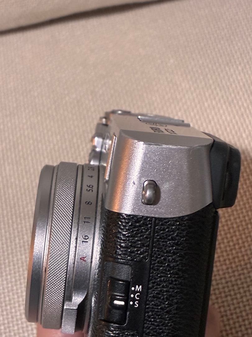 FUJIFILM X100F シルバー｜元箱・｜純正ストラップ　充電器