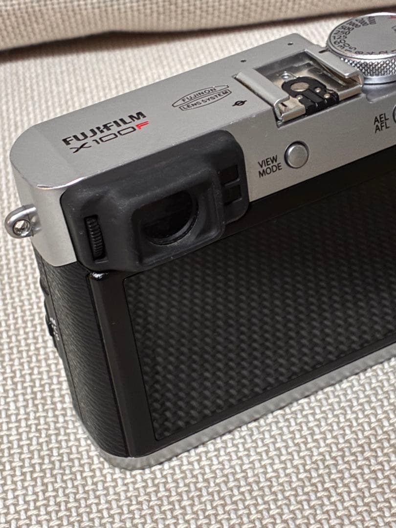 FUJIFILM X100F シルバー｜元箱・｜純正ストラップ　充電器