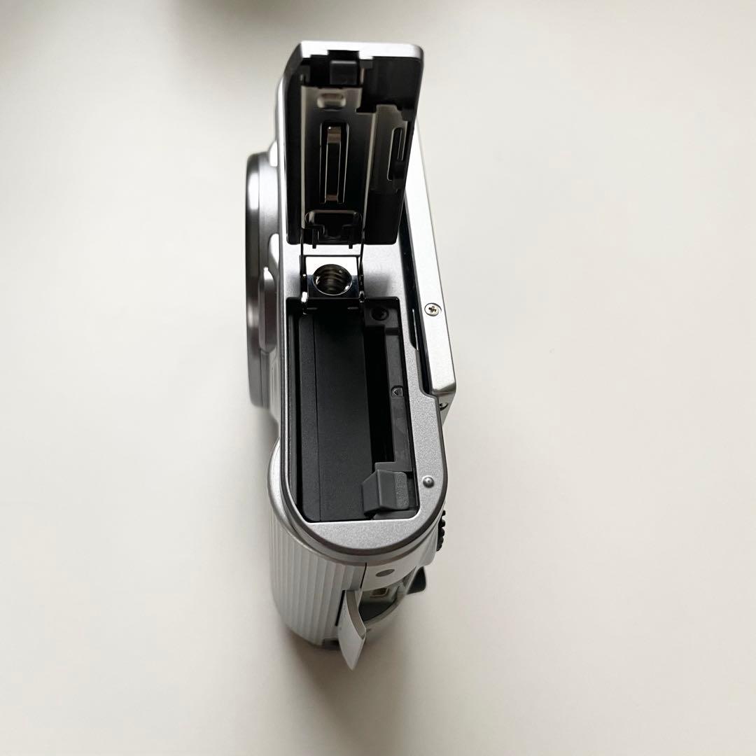 【美品】CASIO EXILIM デジタルカメラ EXーZR1700 シルバー