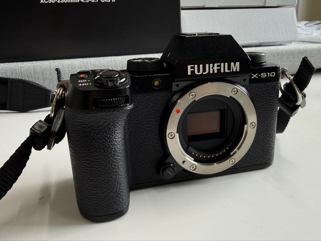 【美品】FUJIFILM X-S10ミラーレス一眼カメラダブルズームレンズキット