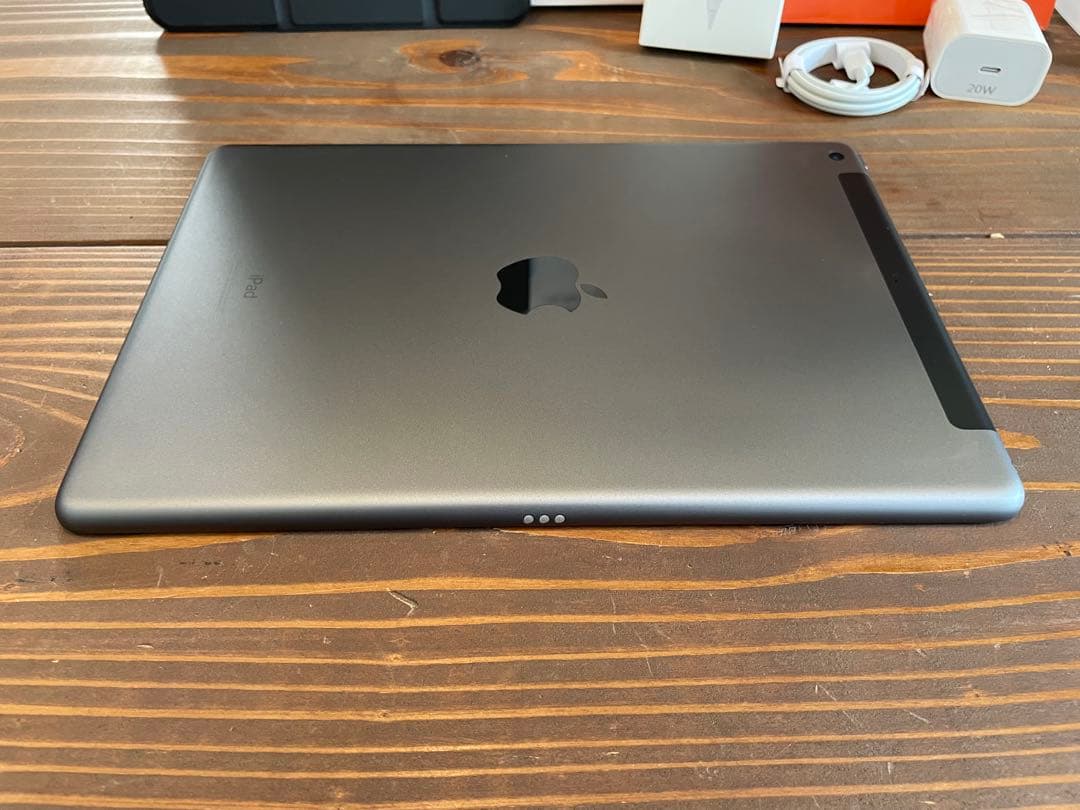 Apple iPad (第９世代) Wi-Fi + Cellular 64GB
