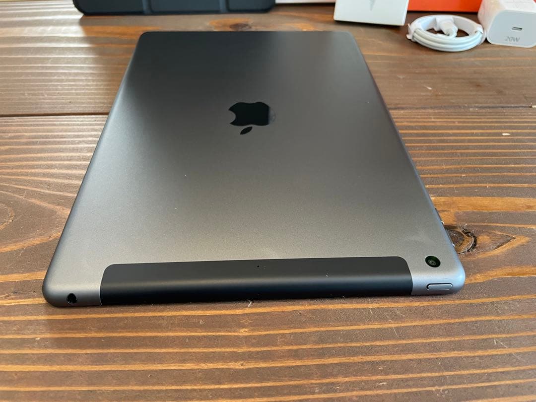 Apple iPad (第９世代) Wi-Fi + Cellular 64GB
