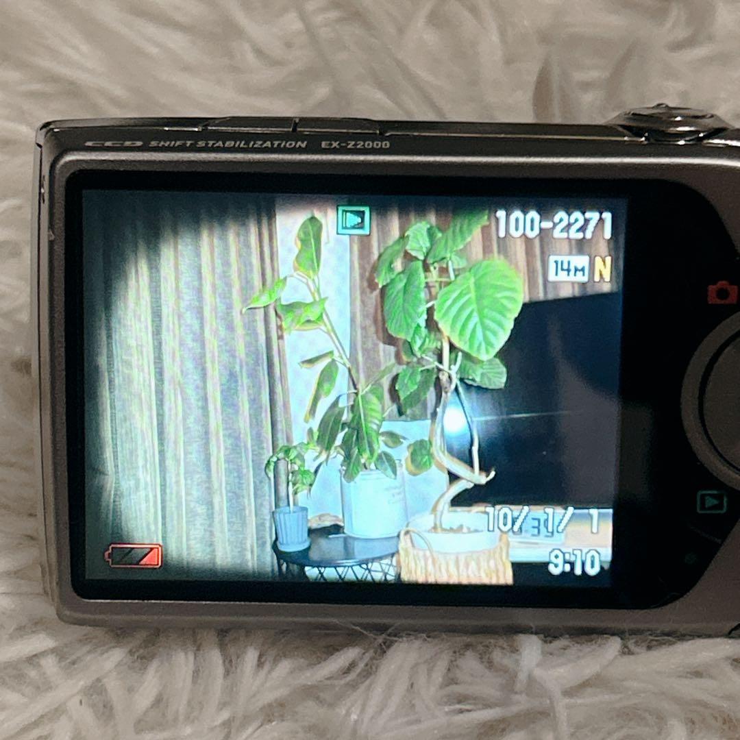 CASIO EXILIM EX-Z2000 コンデジ　純正バッテリー 充電器