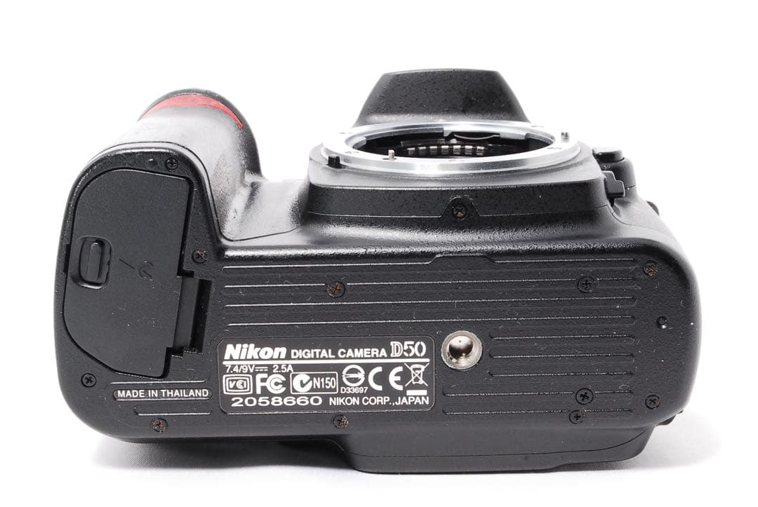 ◆Nikon D50◆ショット数少なめ◆カメラバッグ＆ポーチ付き◆一眼レフカメラ