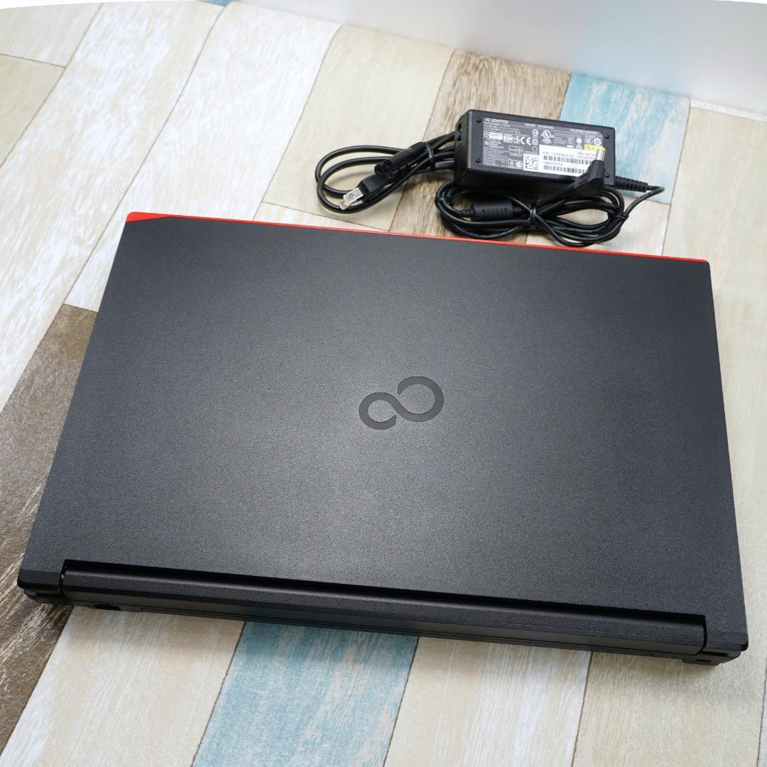 美品の２０２３年製✨１０コアの１２世代コアｉ５に超高速ＳＳＤ＆大容量メモリ搭載✨