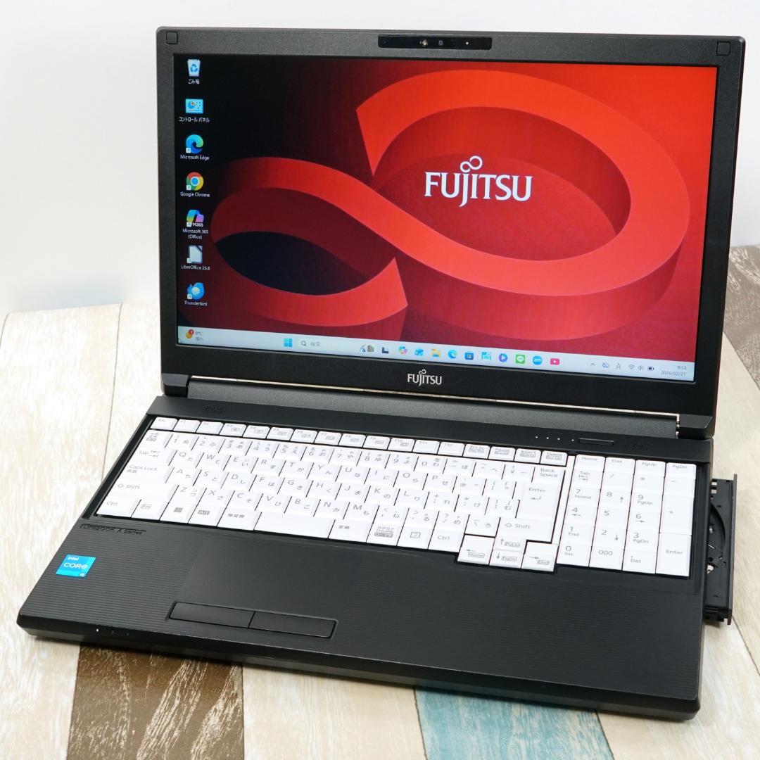 美品の２０２３年製✨１０コアの１２世代コアｉ５に超高速ＳＳＤ＆大容量メモリ搭載✨