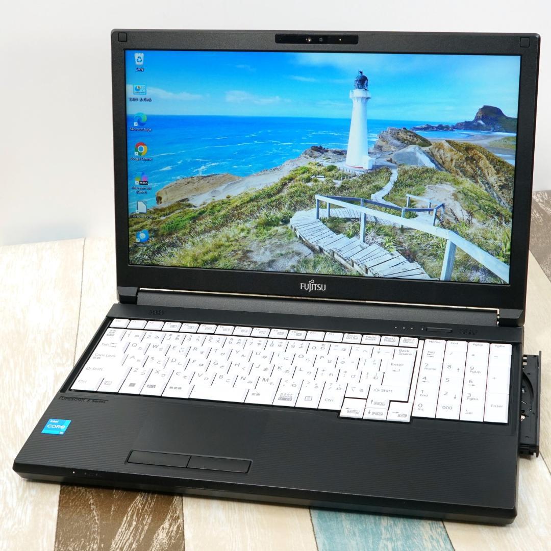 美品の２０２３年製✨１０コアの１２世代コアｉ５に超高速ＳＳＤ＆大容量メモリ搭載✨